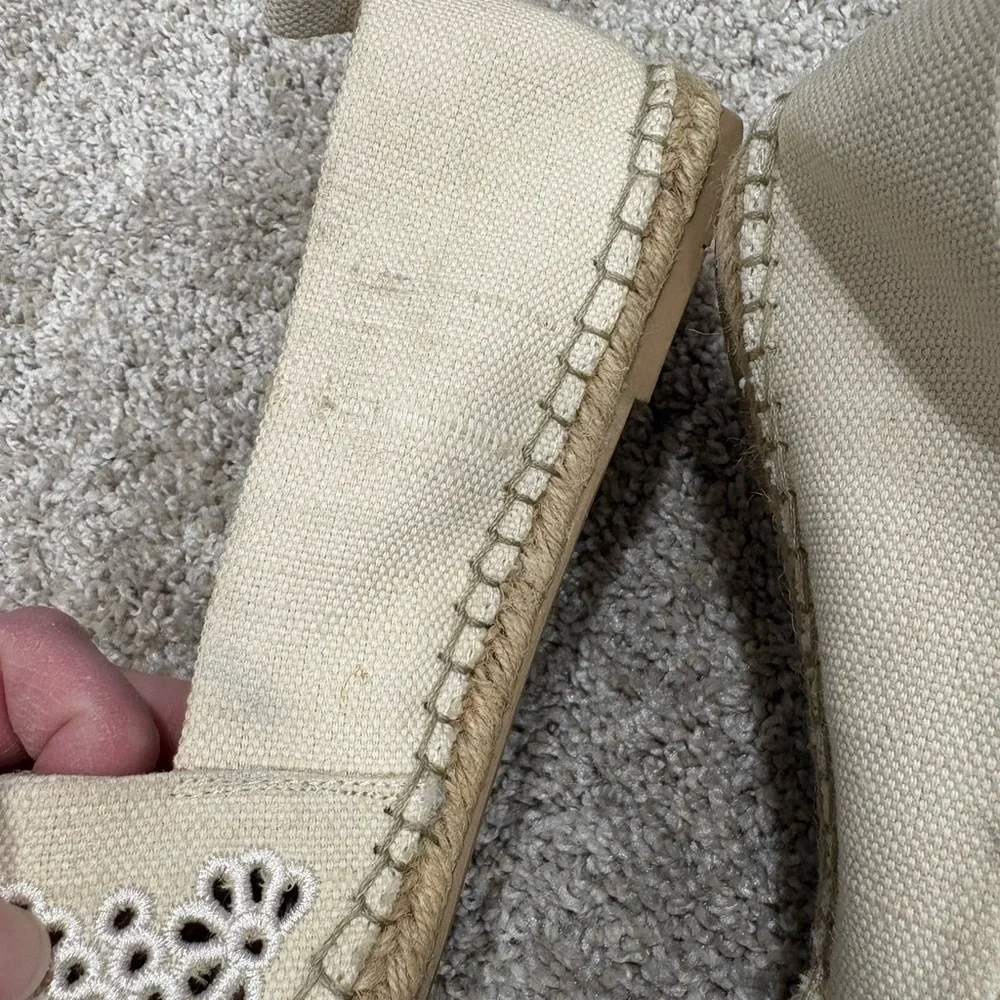 Kelly & Katie Cream Eyelet Espadrille Size 9